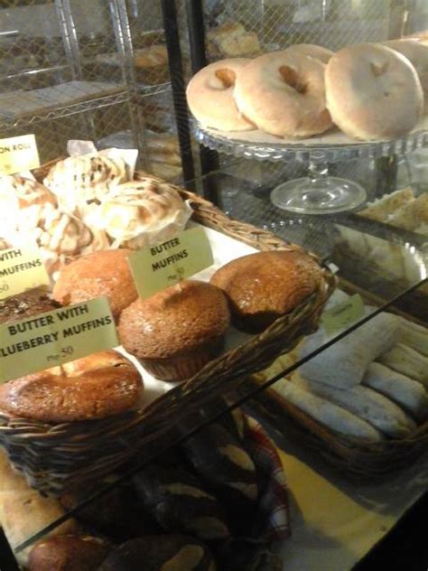 Gusto Y Gustos Deli and Bakery .